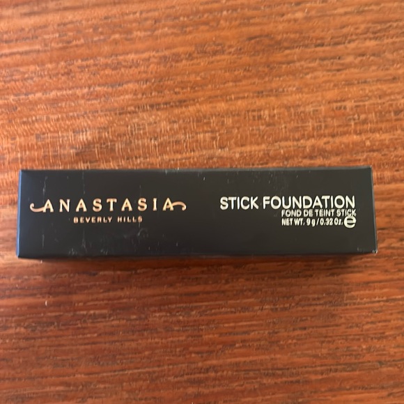 Anastasia Stick Foundation Cool Golden - Picture 1 of 2